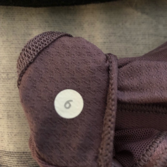 Lululemon Front Clasp ‘Seek The Heat’ Sports Bra - Picture 3 of 6